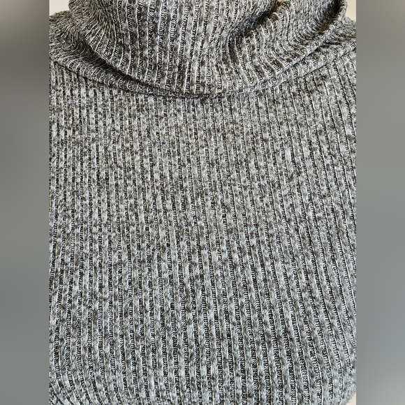 XXL a.n.a grey Turtleneck sweater - Picture 2 of 3